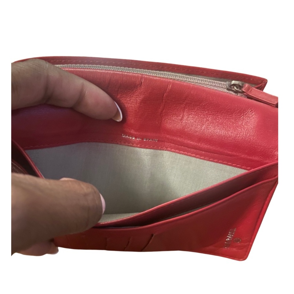 🎉 Host Pick🎉✨Chanel Yen Wallet Preloved Full Set - Picture 5 of 12